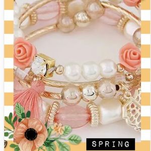 Beautiful spring beaded Pearl bracelet. Great for spring 💕💕💕💕
